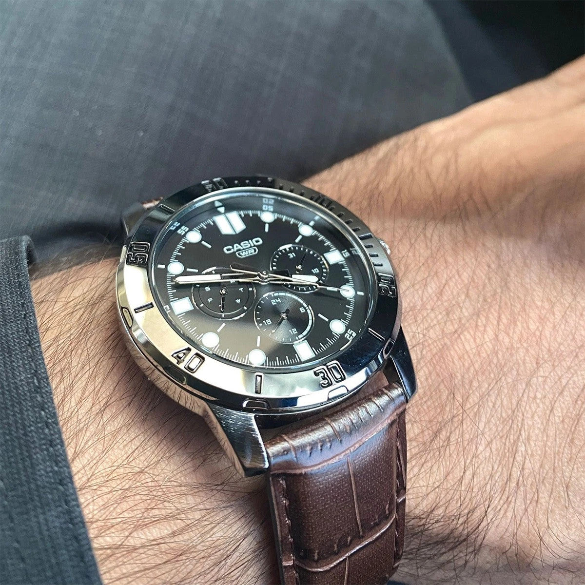 Мъжки аналогов часовник Casio Multi-Dial - Casio Collection - MTP-VD300L-1EUDF