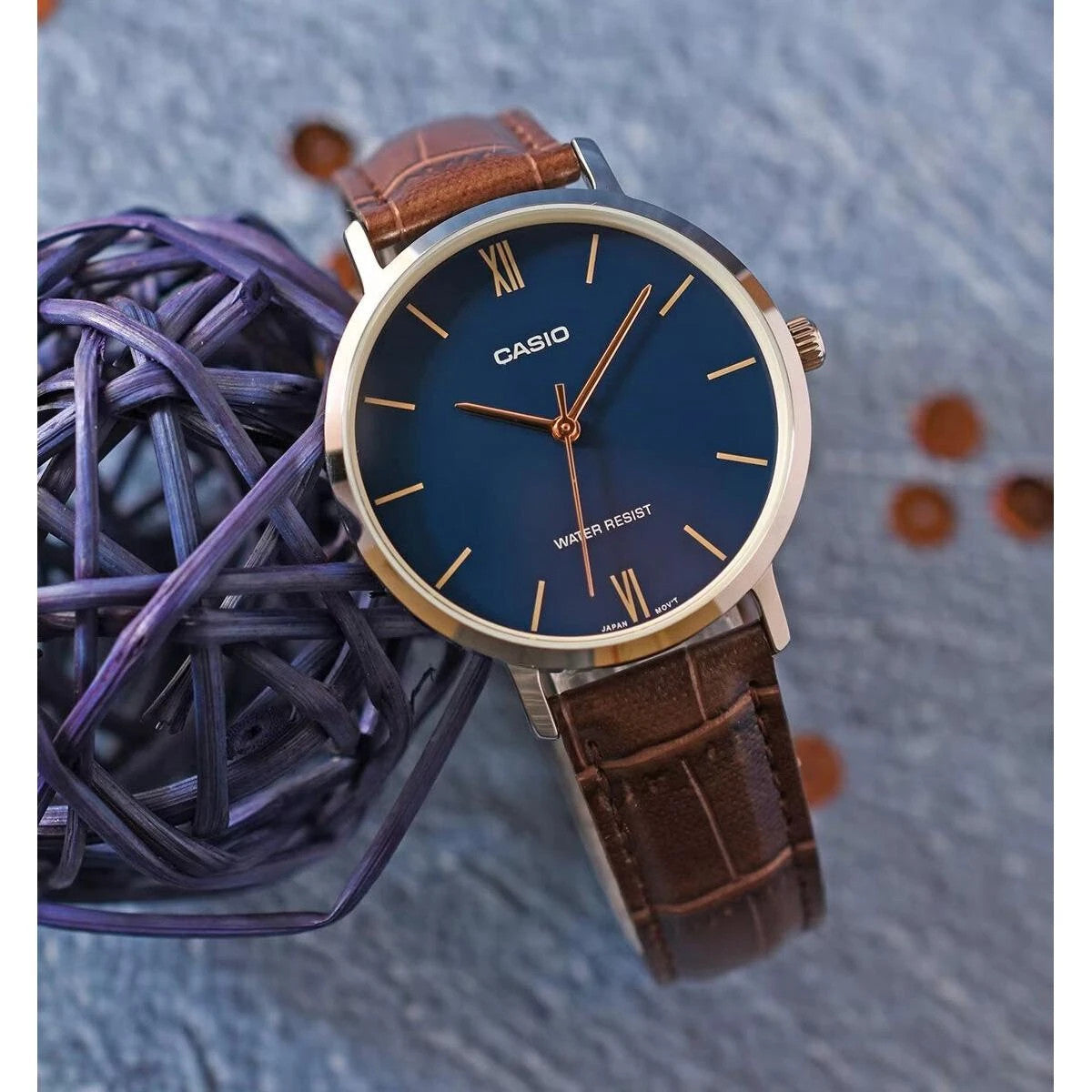 Дамски аналогов часовник Casio - LTP-VT01L-2BUDF