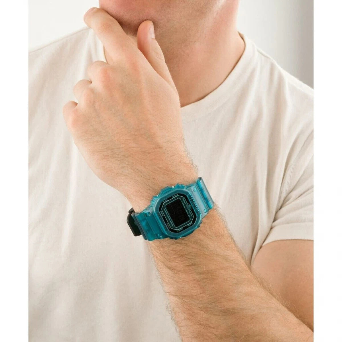 Мъжки часовник Casio G-Shock Bluetooth - DW-B5600G-2ER