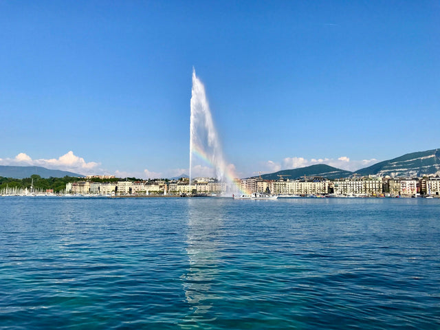Женевското езеро и фонтанът Jet d'Eau