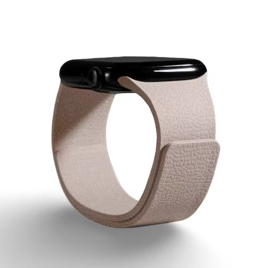 Бежова силиконова каишка за Apple Watch с магнитно закопчаване