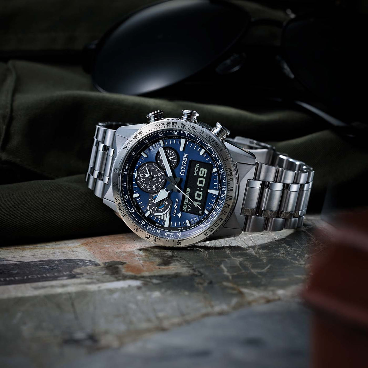 Мъжки часовник CITIZEN - JV2000-51L