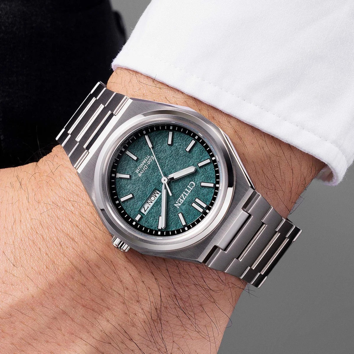 Мъжки часовник Citizen Eco-Drive Titanium  - AW0130-85XE