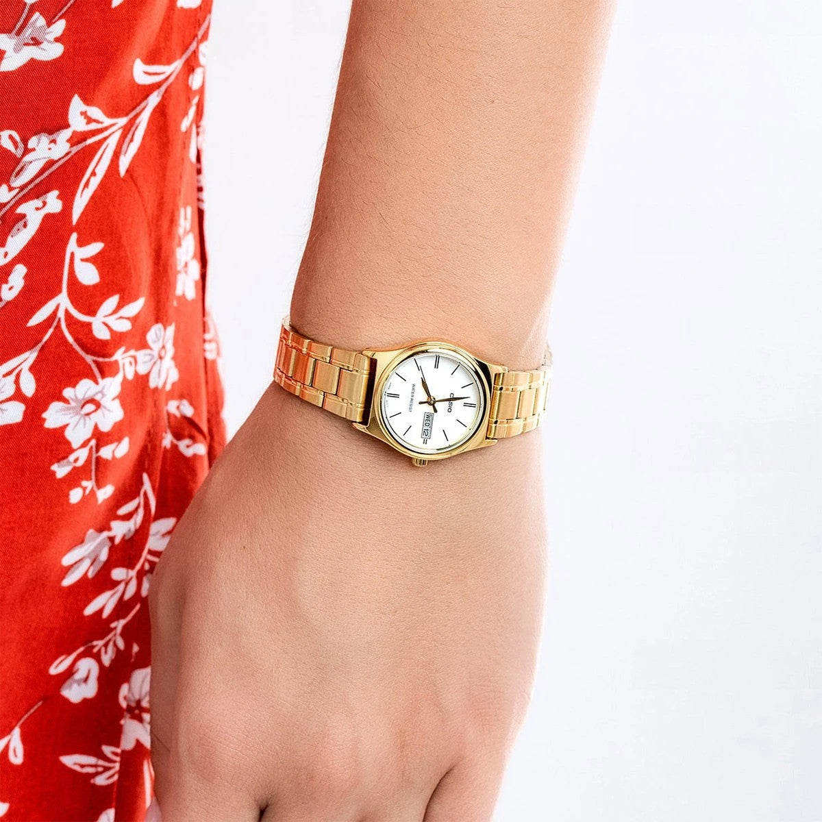 Дамски аналогов часовник Casio - Casio Collection - LTP-V006G-7BUDF
