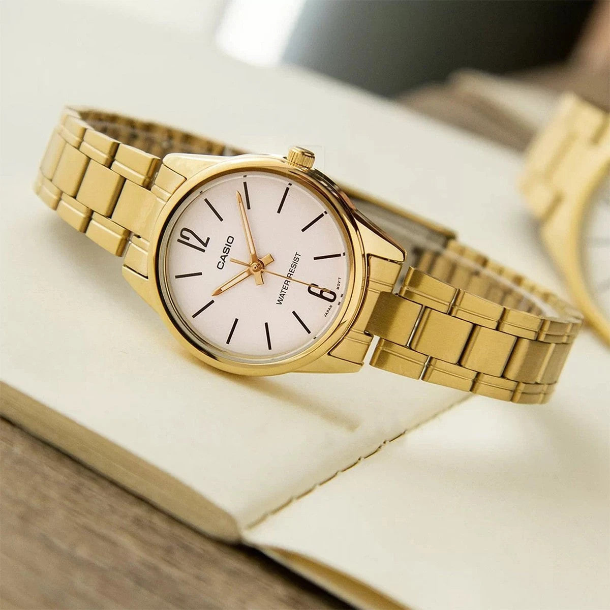 Дамски аналогов часовник Casio - Casio Collection - LTP-V005G-7BUDF