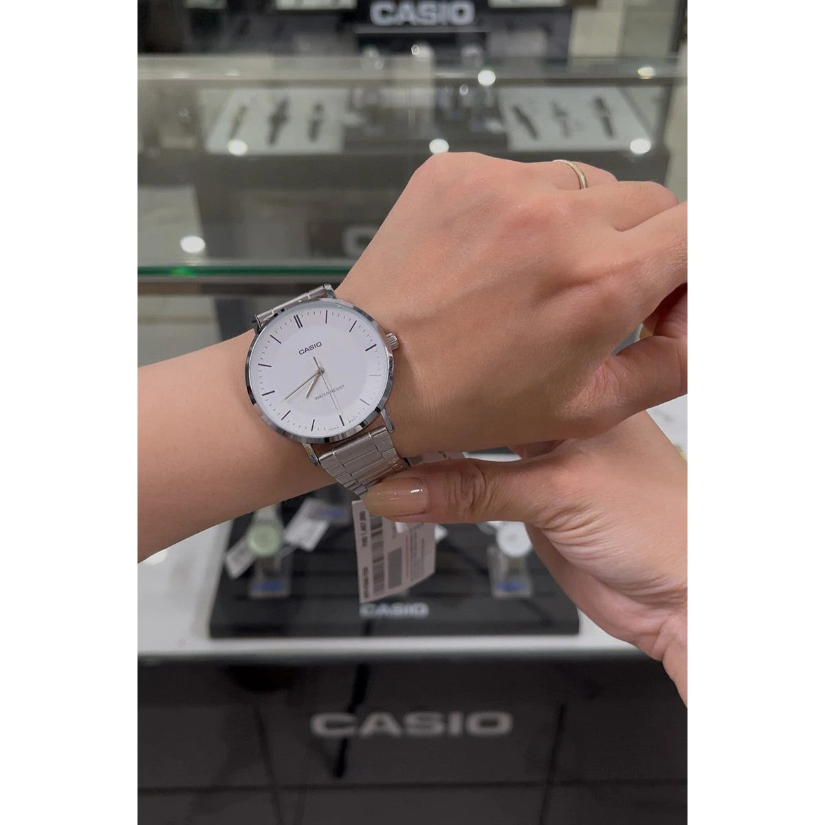 Мъжки аналогов часовник Casio - Casio Collection - MTP-VT04D-7EDF