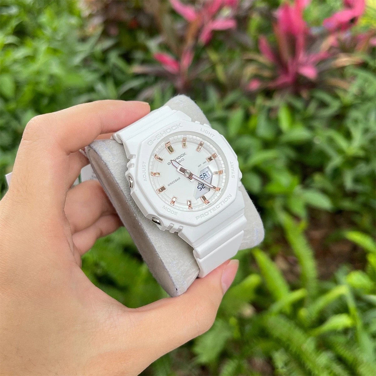 Дамски часовник Casio G-Shock - GMA-P2100M-7AER