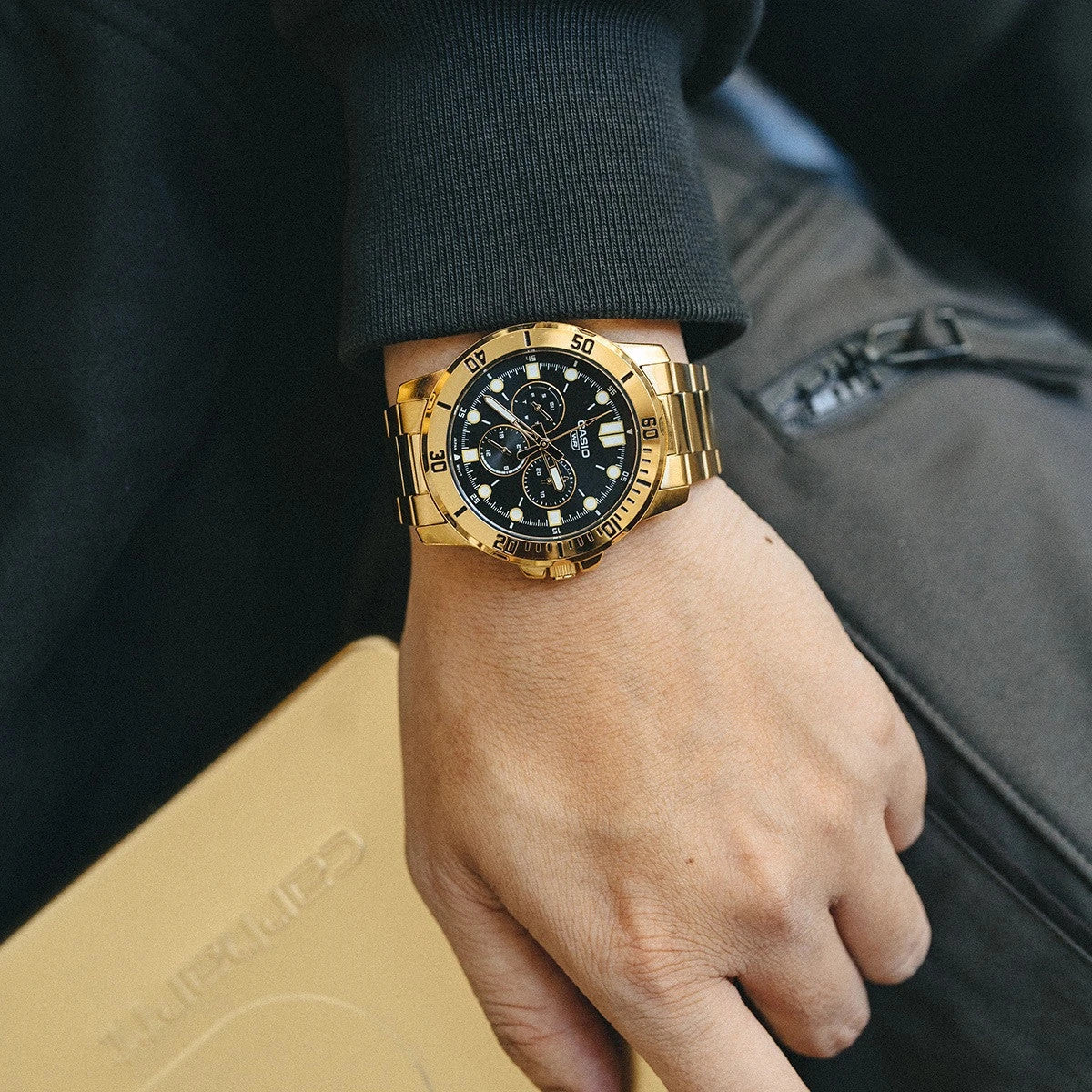 Мъжки аналогов часовник Casio - MTP-VD300G-1EUDF