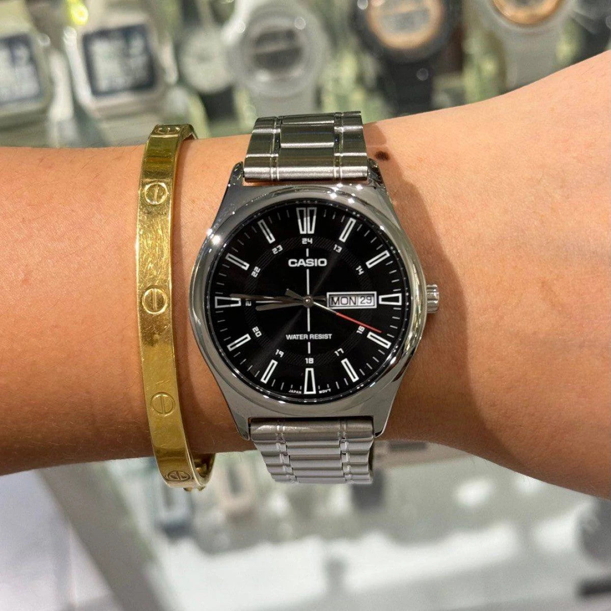 Мъжки аналогов часовник Casio - Casio Collection - MTP-V006D-1CUDF