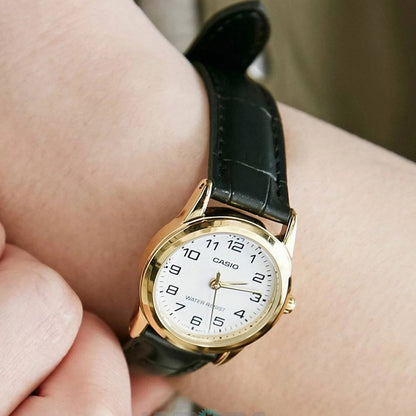 Дамски аналогов часовник Casio - Casio Collection - LTP-V001GL-7BUDF