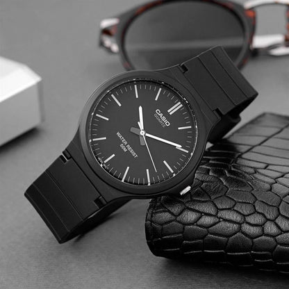 Мъжки часовник CASIO COLLECTION - MW-240-1EVEF