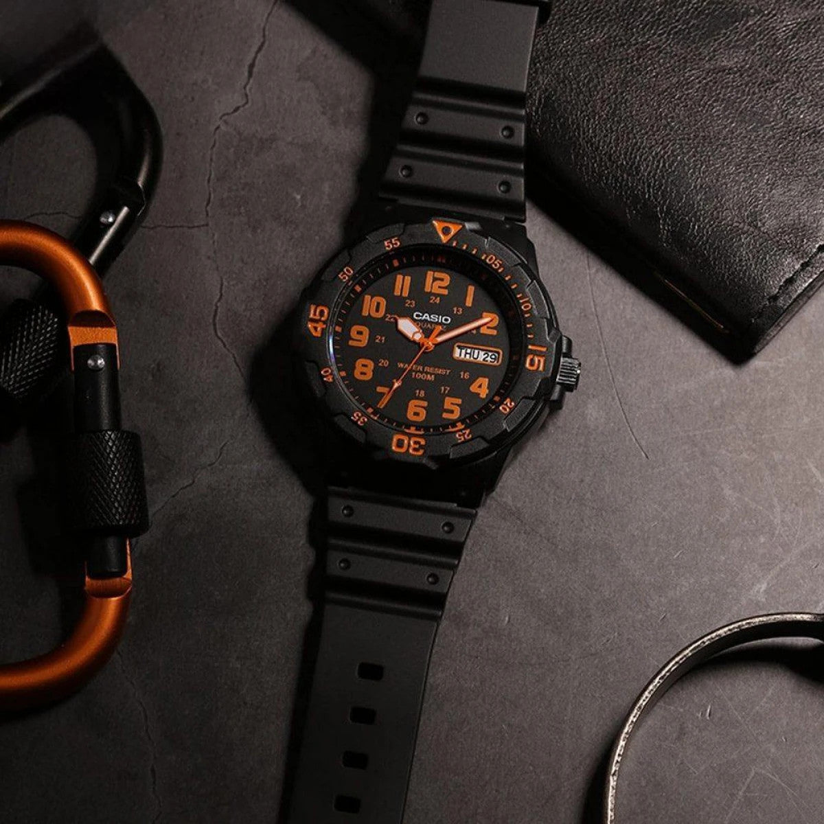 Мъжки аналогов часовник Casio - MRW-200H-4BVDF