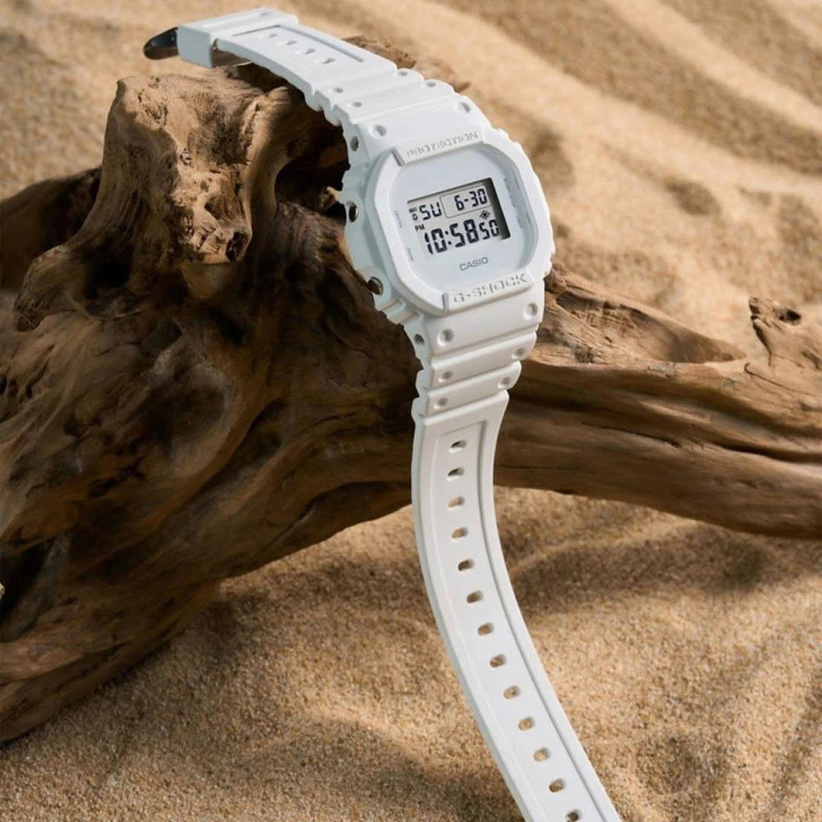 Мъжки часовник Casio G-Shock - DW-5600WW-7ER