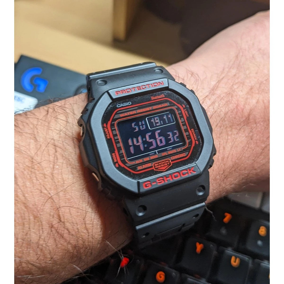Мъжки часовник Casio G-Shock Bluetooth - DW-B5600G-1ER