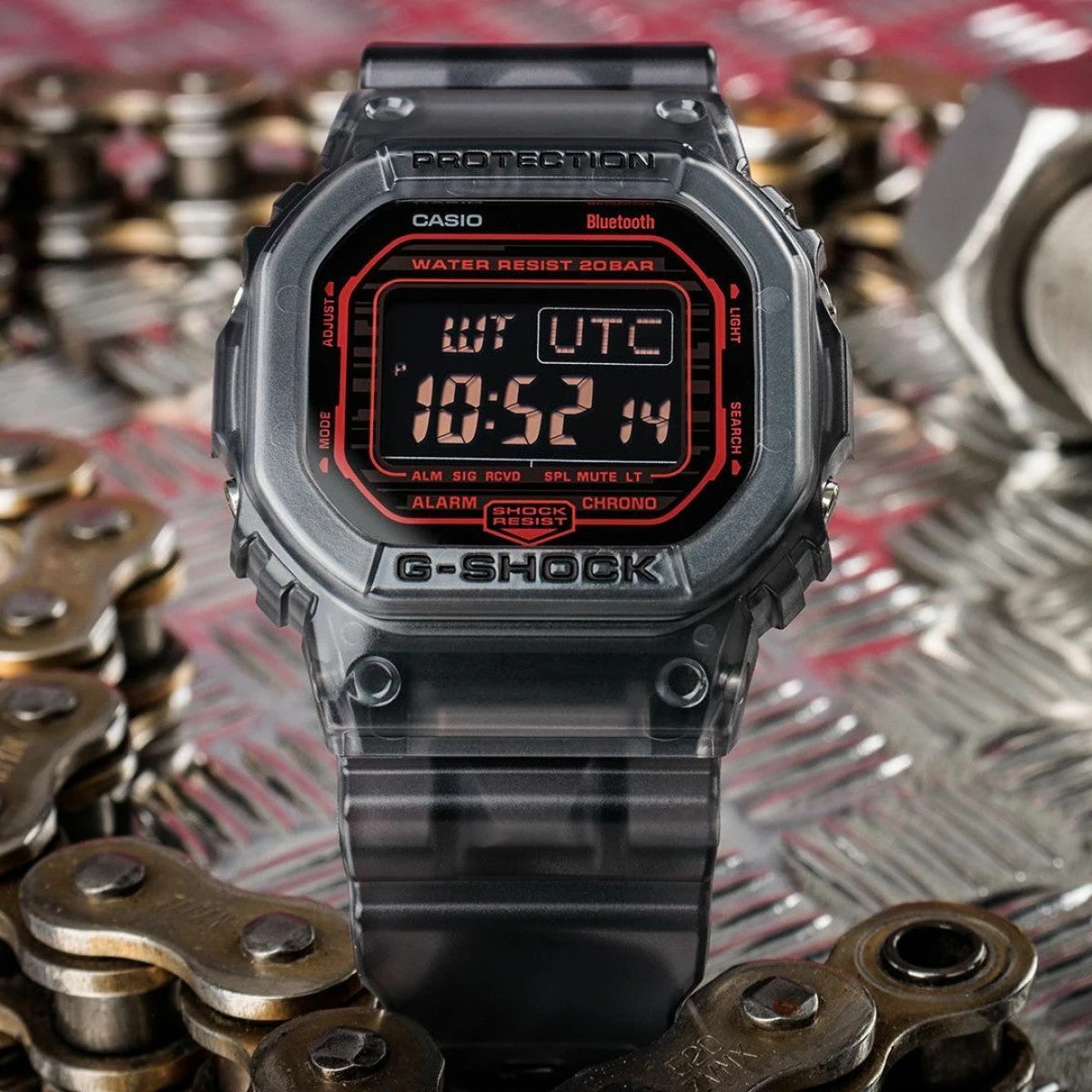 Мъжки часовник Casio G-Shock Bluetooth - DW-B5600G-1ER