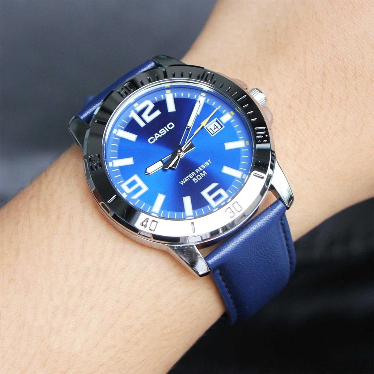 Мъжки аналогов часовник Casio - Casio Collection - MTP-VD01L-2BVUDF