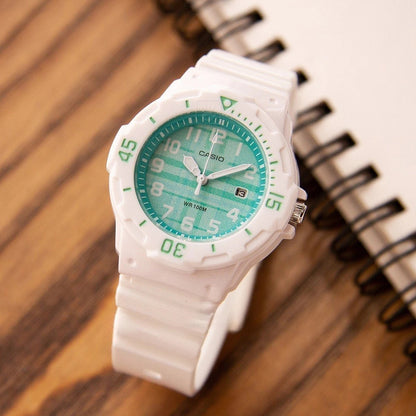 Дамски аналогов часовник Casio - Casio Collection - LRW-200H-3CVDF