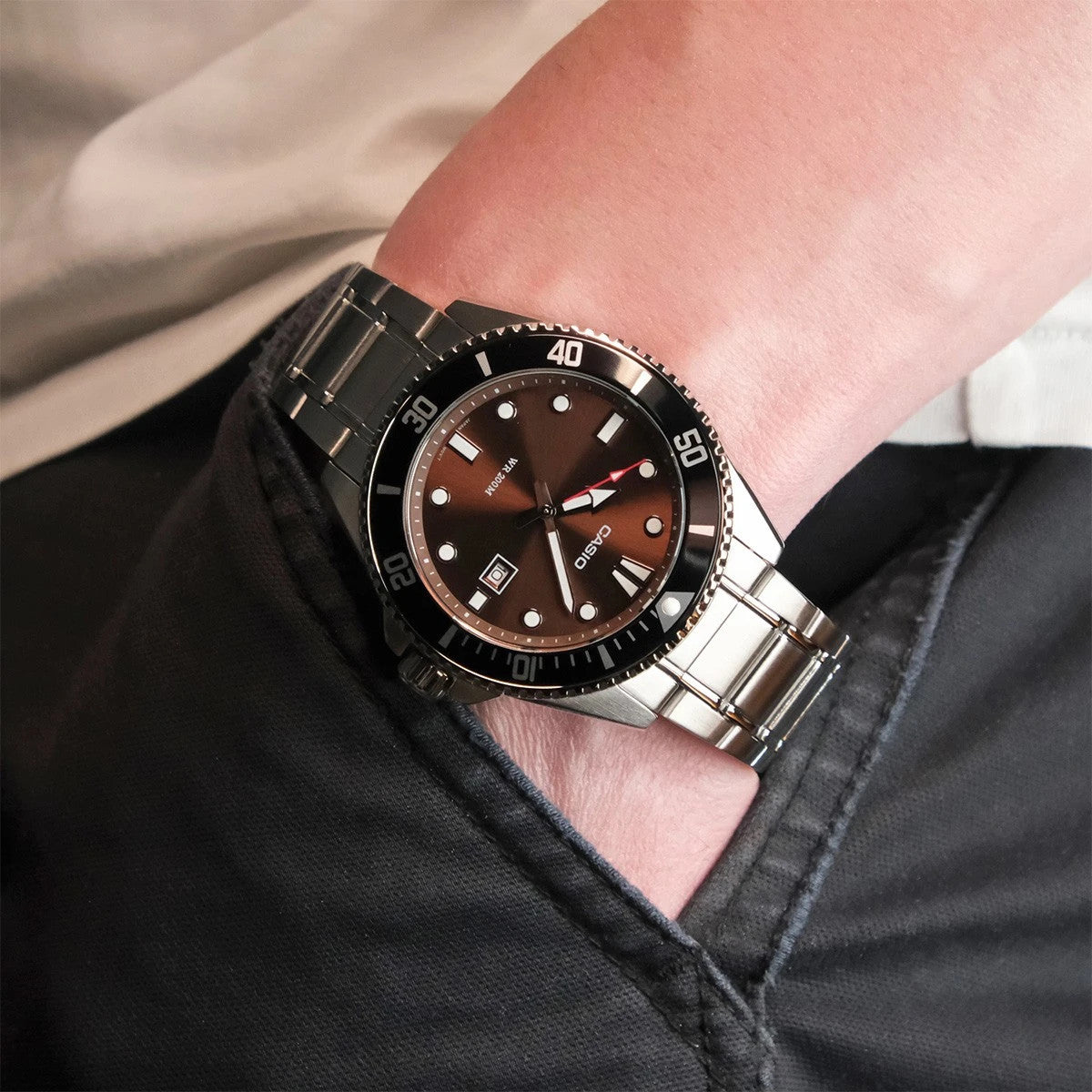 Мъжки аналогов часовник Casio Diving - MDV-107D-5AVDF