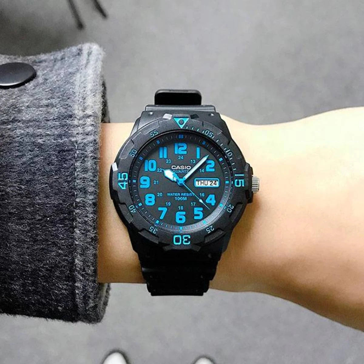 Мъжки аналогов часовник Casio - MRW-200H-2BVDF
