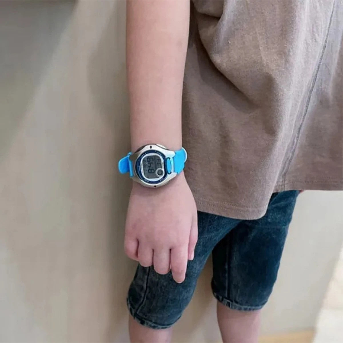 Дигитален часовник Casio LW-200-2BVDF