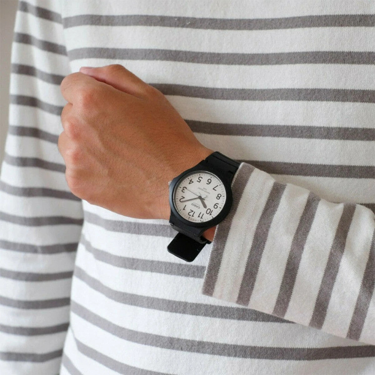 Мъжки аналогов часовник CASIO - Casio Collection - MW-240-7BVDF