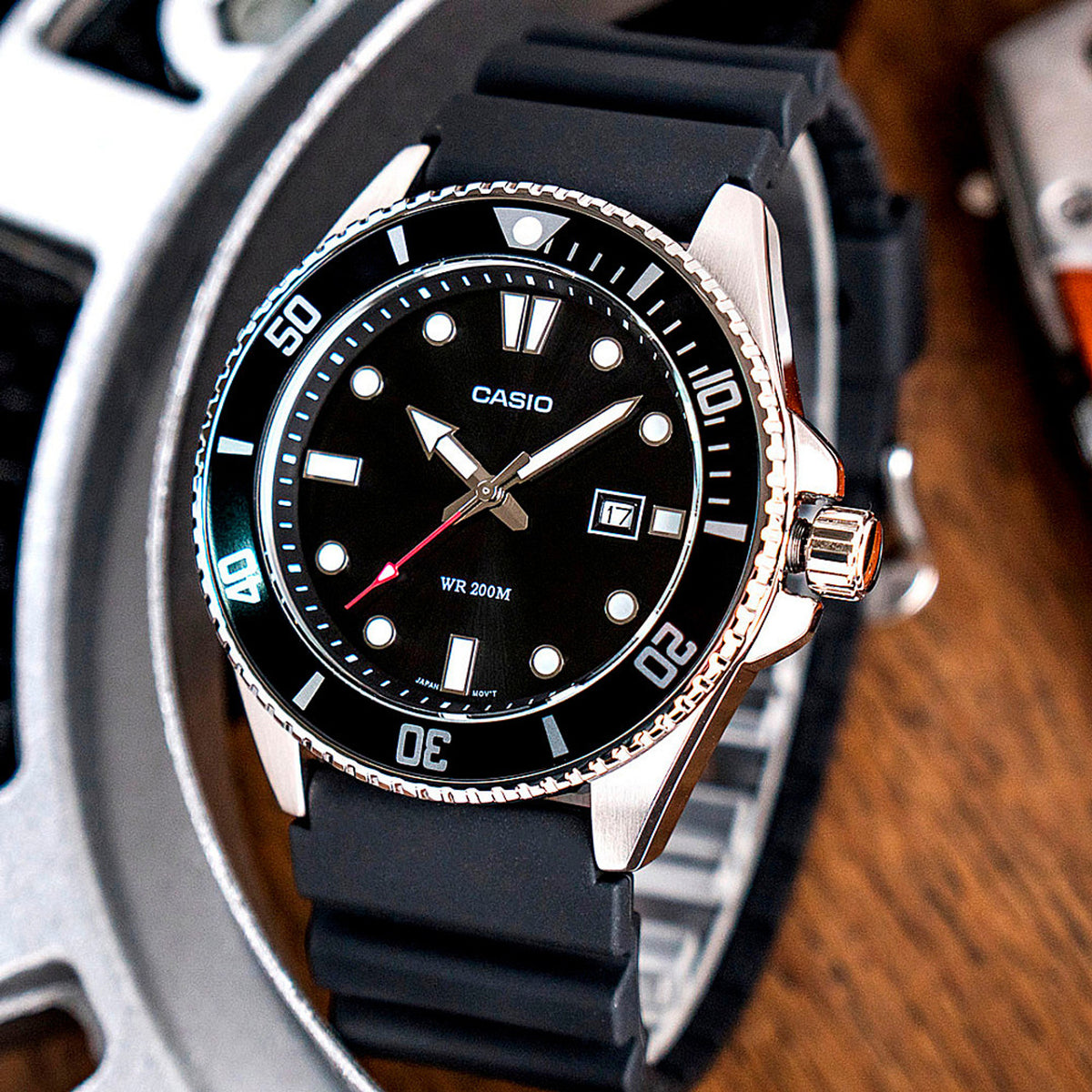 Мъжки аналогов часовник Casio Diving - MDV-107-1A1VEF