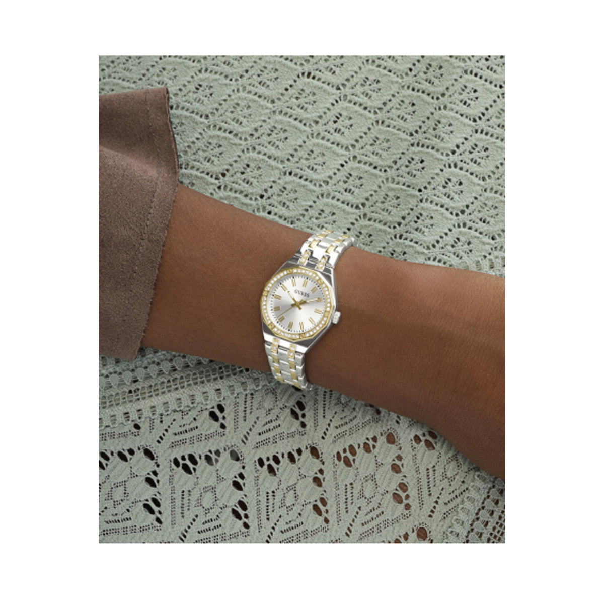 Дамски часовник GUESS - GW0931L3
