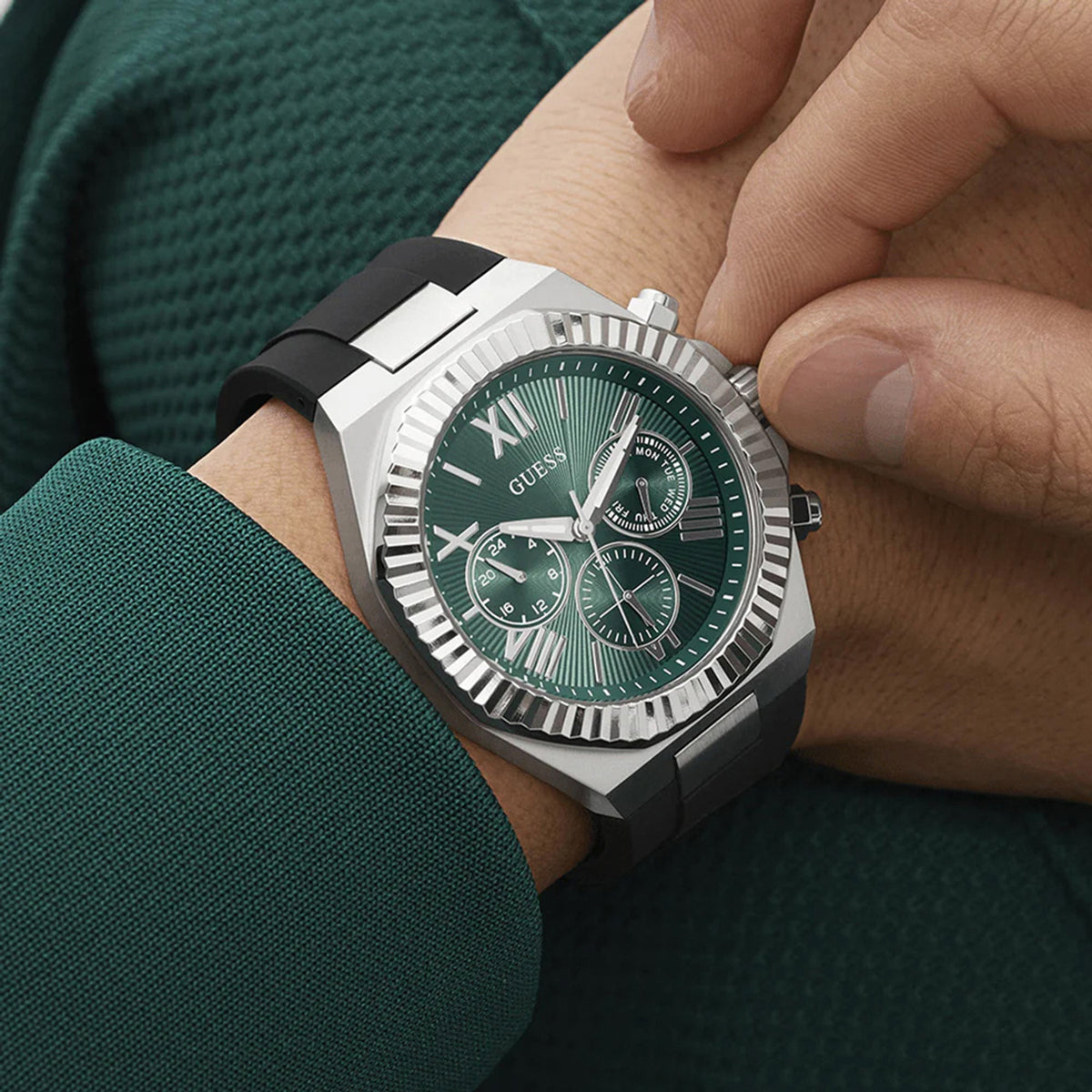 Мъжки часовник GUESS - GW1011G1