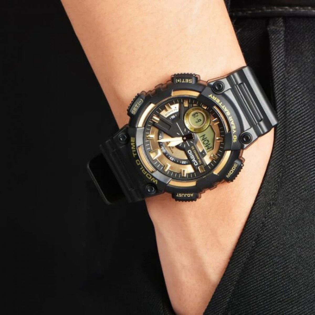 Мъжки дигитален часовник Casio - Casio Collection - AEQ-110BW-9AVDF