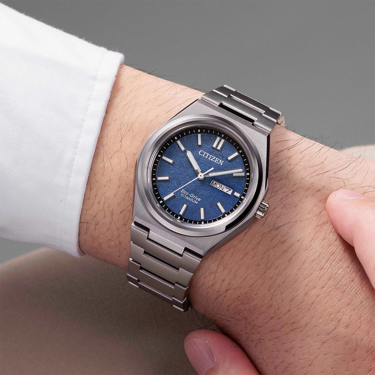 Мъжки часовник Citizen Eco-Drive Titanium  - AW0130-85LE