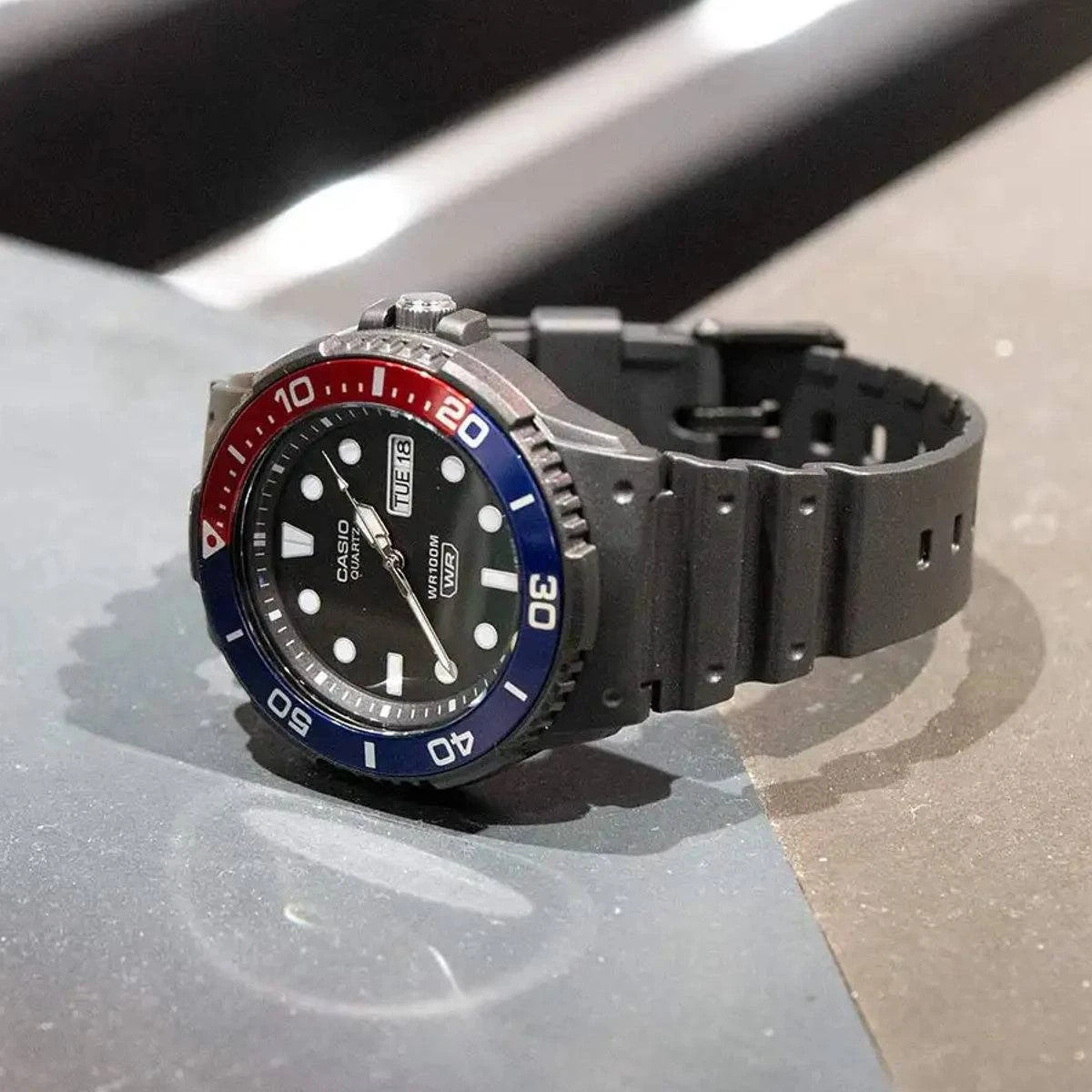 Мъжки часовник Casio - MRW-230H-1E2VEF