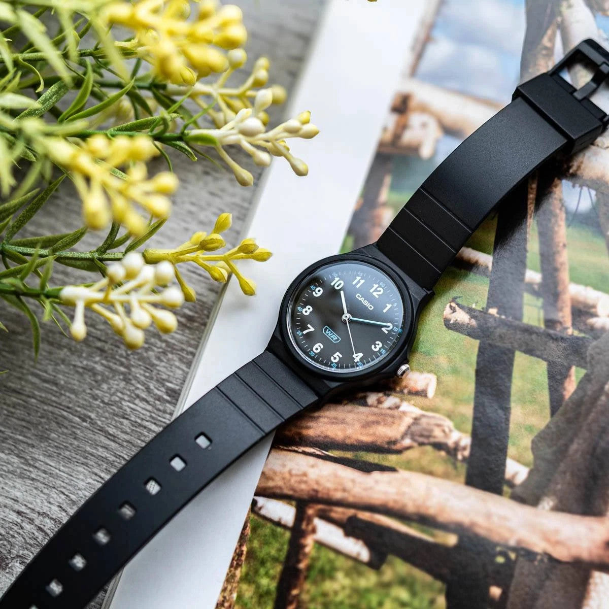Дамски аналогов часовник Casio - LQ-24B-1BEF