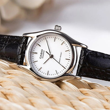 Дамски аналогов часовник Casio - Casio Collection - LTP-1094E-7ARDF