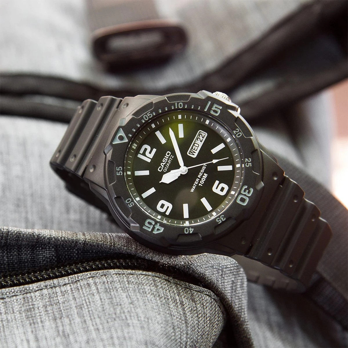 Мъжки аналогов часовник Casio - Casio Collection - MRW-200H-1B2VDF