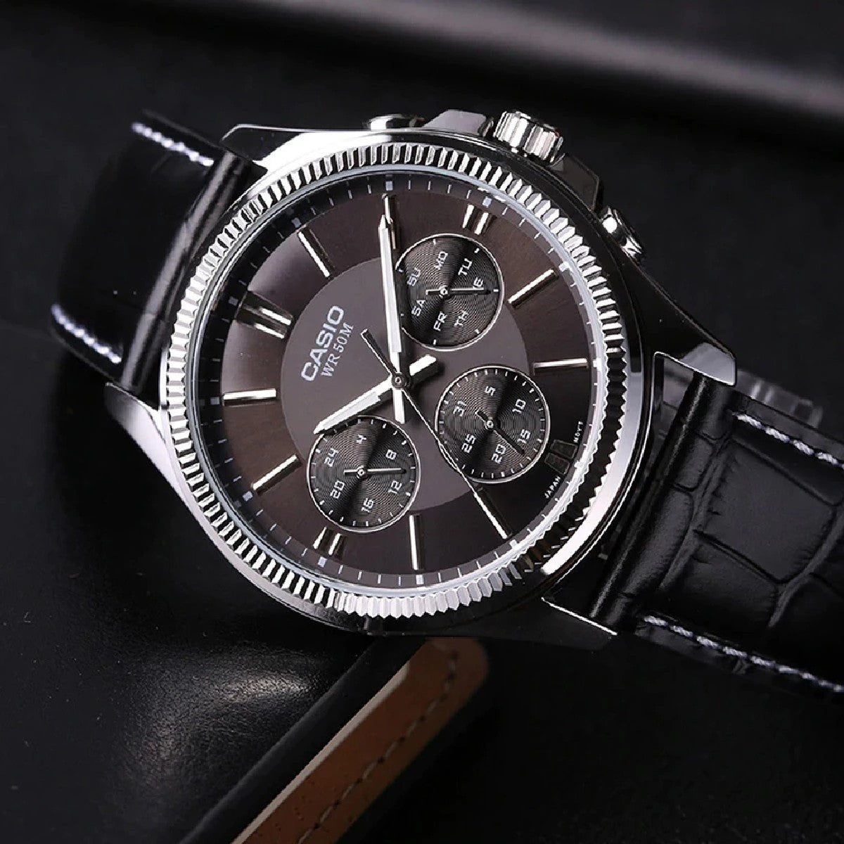 Мъжки аналогов часовник Casio Multi-Dial - Casio Collection - MTP-1375L-1AVDF