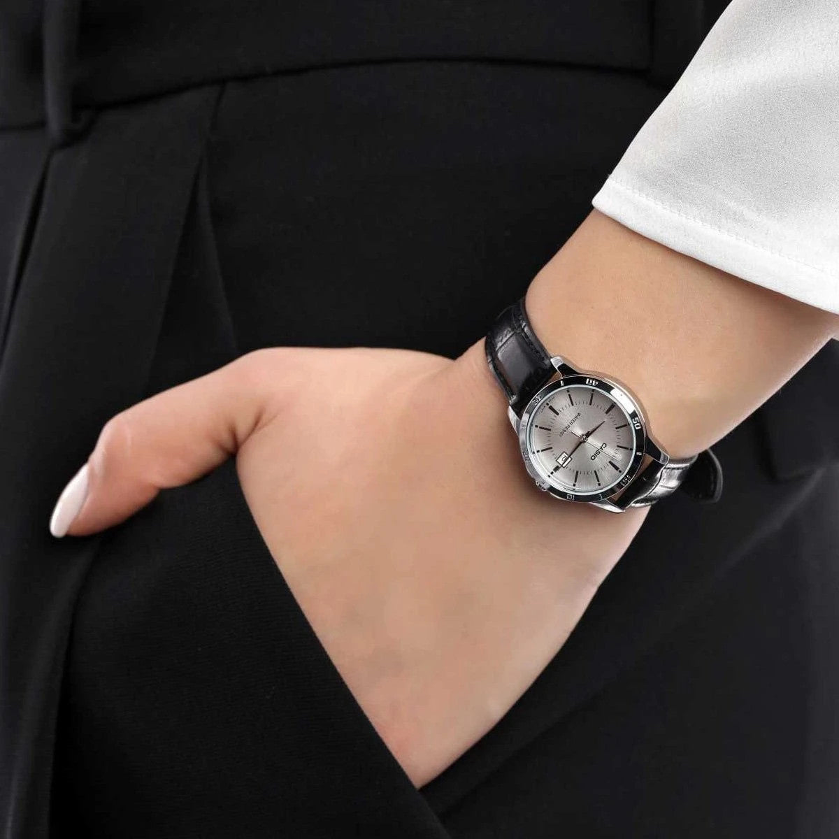 Дамски аналогов часовник Casio - Casio Collection - LTP-V004L-7AUDF