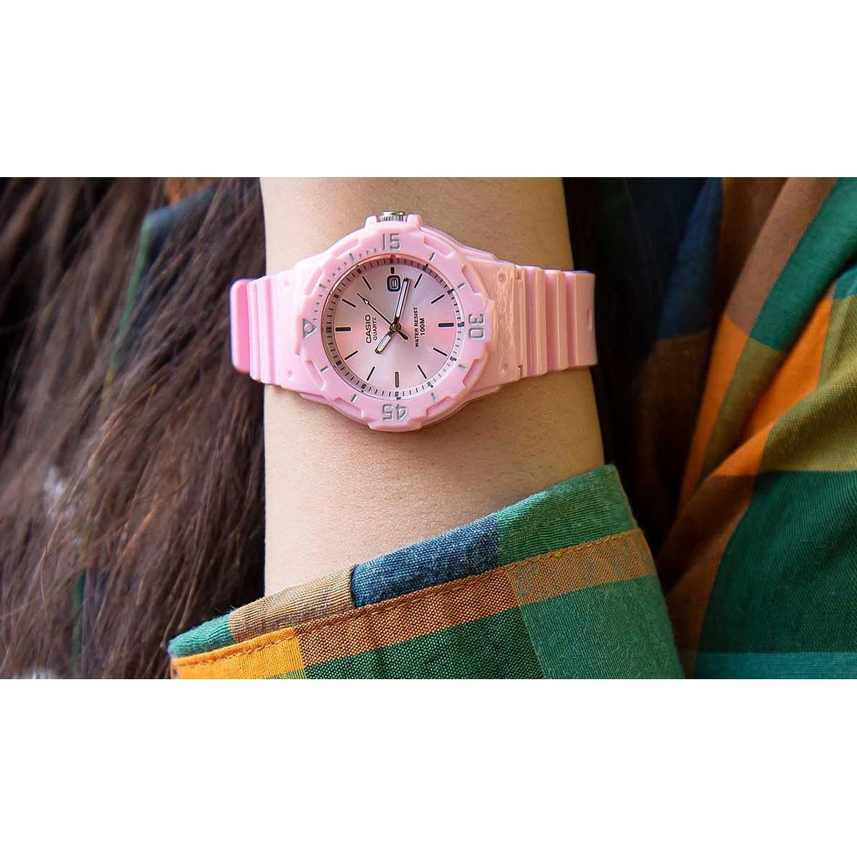 Дамски аналогов часовник Casio - Casio Collection - LRW-200H-4E4VDF