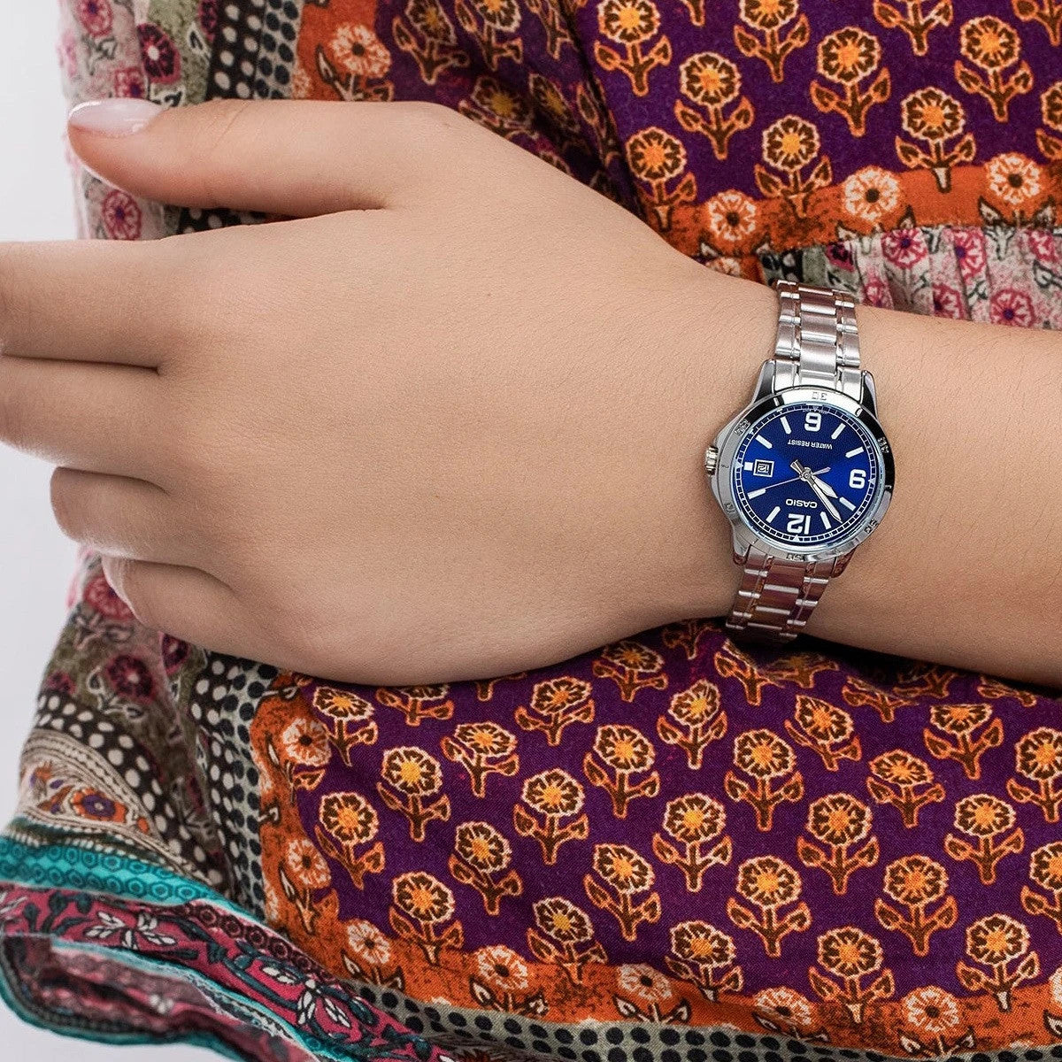 Дамски аналогов часовник Casio - Casio Collection - LTP-V004D-2BUDF