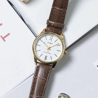 Дамски аналогов часовник Casio - Casio Collection - LTP-V005GL-7BUDF