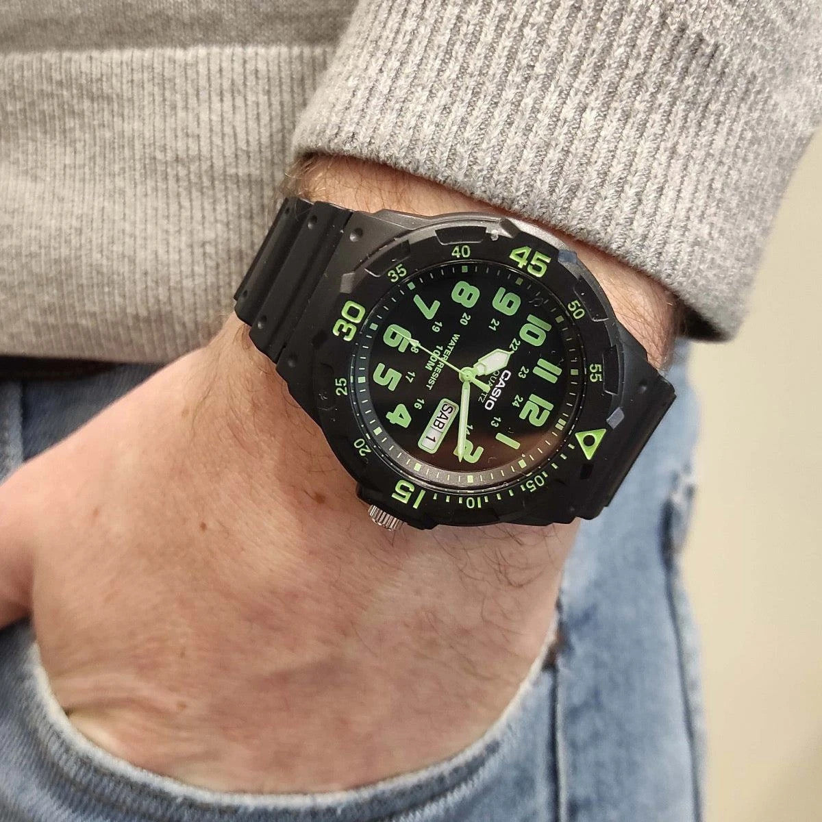 Мъжки аналогов часовник Casio - MRW-200H-3BVDF