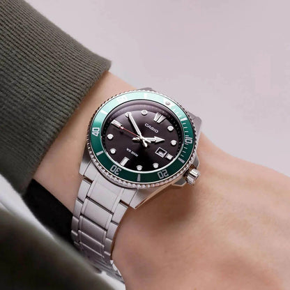 Мъжки аналогов часовник Casio Diving - MDV-107D-3AVEF