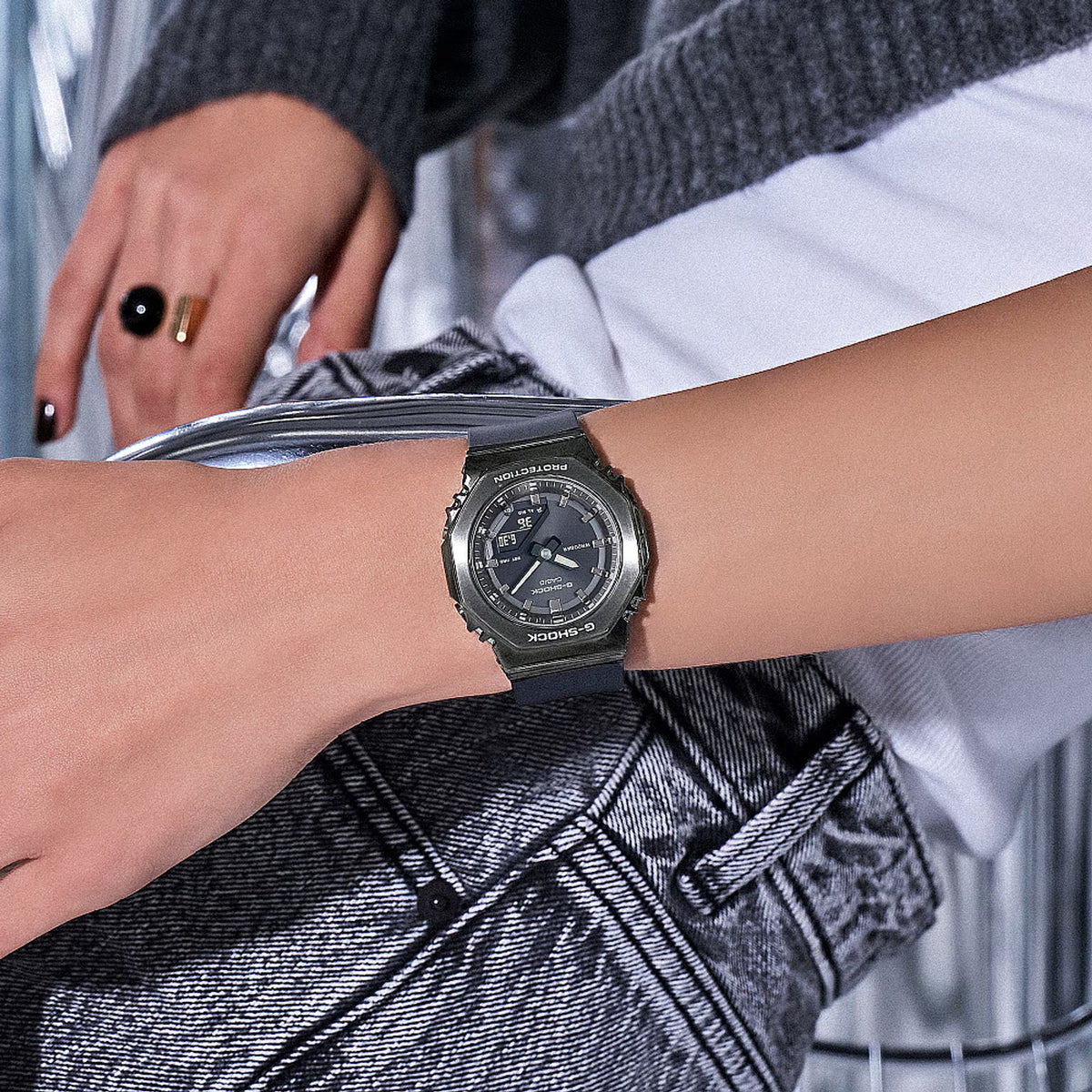Дамски часовник Casio G-Shock - GM-S2110B-8AER