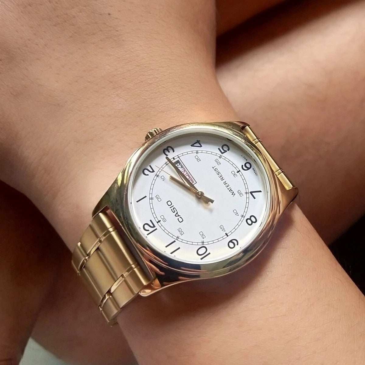 Мъжки аналогов часовник Casio - Casio Collection - MTP-V006G-7BUDF