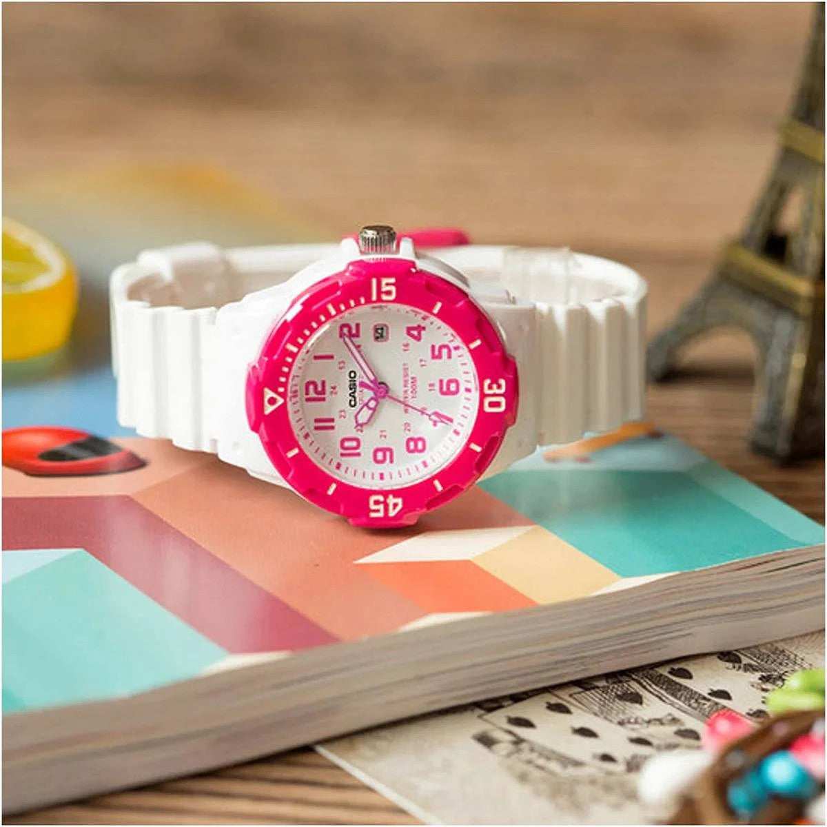 Дамски аналогов часовник Casio - Casio Collection - LRW-200H-4BVDF