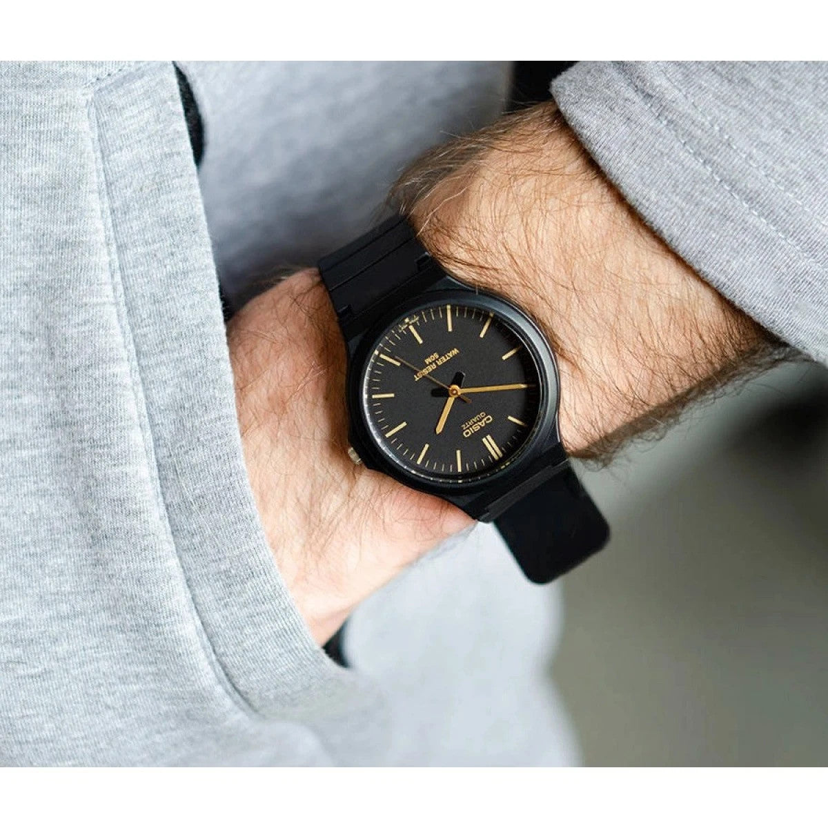 Мъжки часовник CASIO COLLECTION - MW-240-1E2VEF