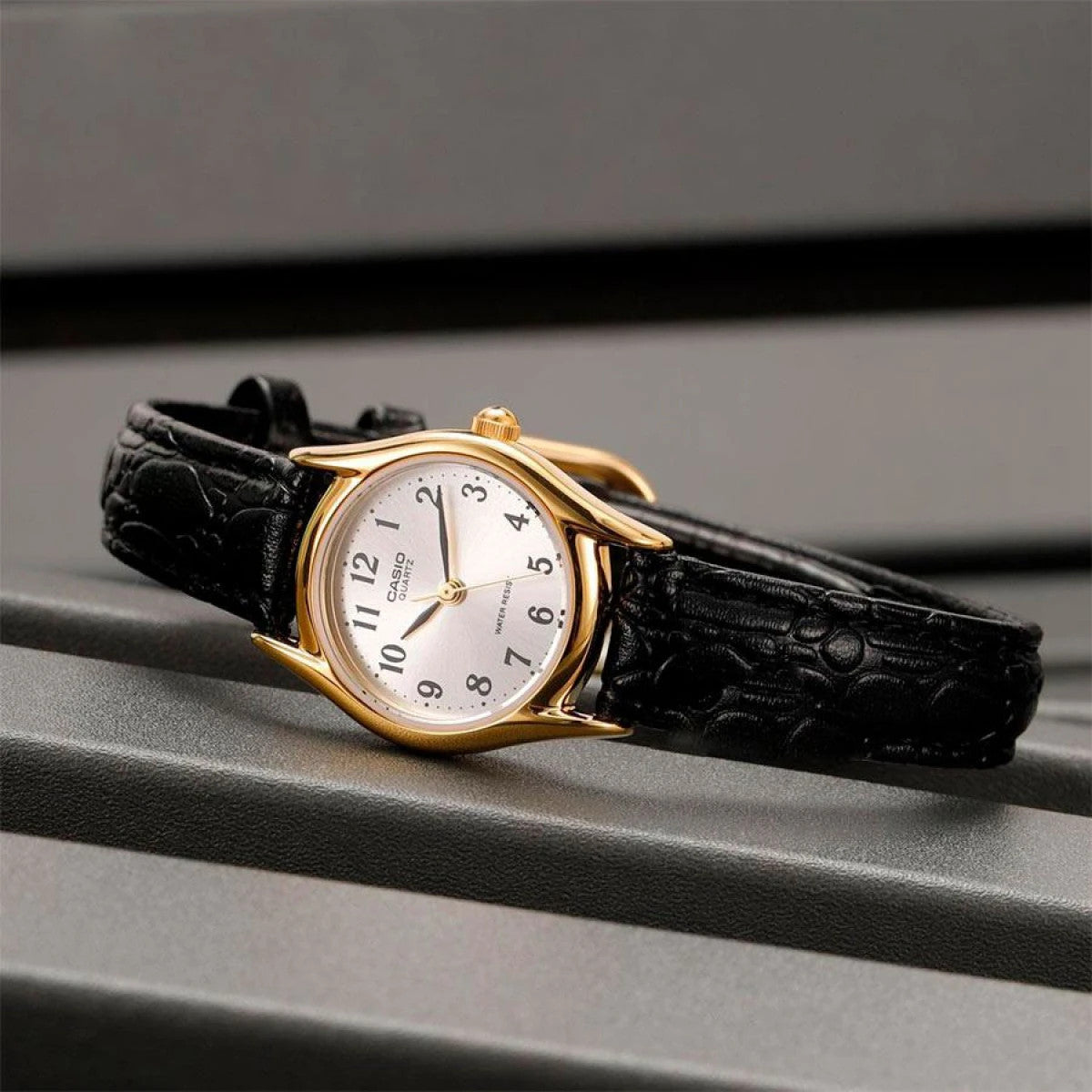 Дамски аналогов часовник Casio - LTP-1094Q-7B2RDF